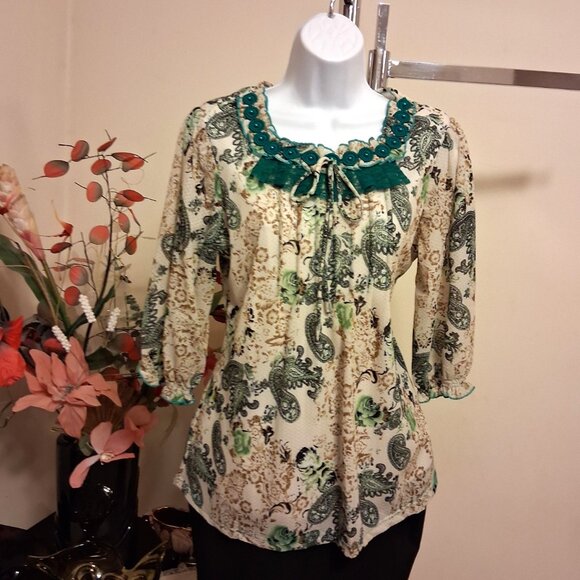 NWT Women's Teal Blue Beige Printed Lined Blouse ¾ Sleeve Pleated Top 8 M - Picture 2 of 9